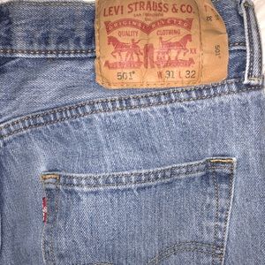501 Levi blue jeans